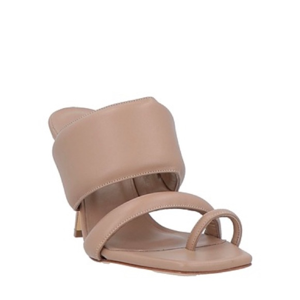 GIA x PERNILLE TEISBAEK toe strap sandals size 5